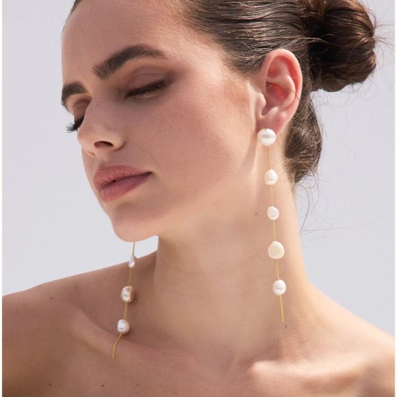 Cult Gaia Atum Drop Earrings - Freshwater Pearl - Picture 2 of 8